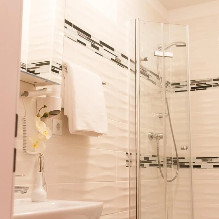 Hotel Spreewitz am Kurfürstendamm - photo 30