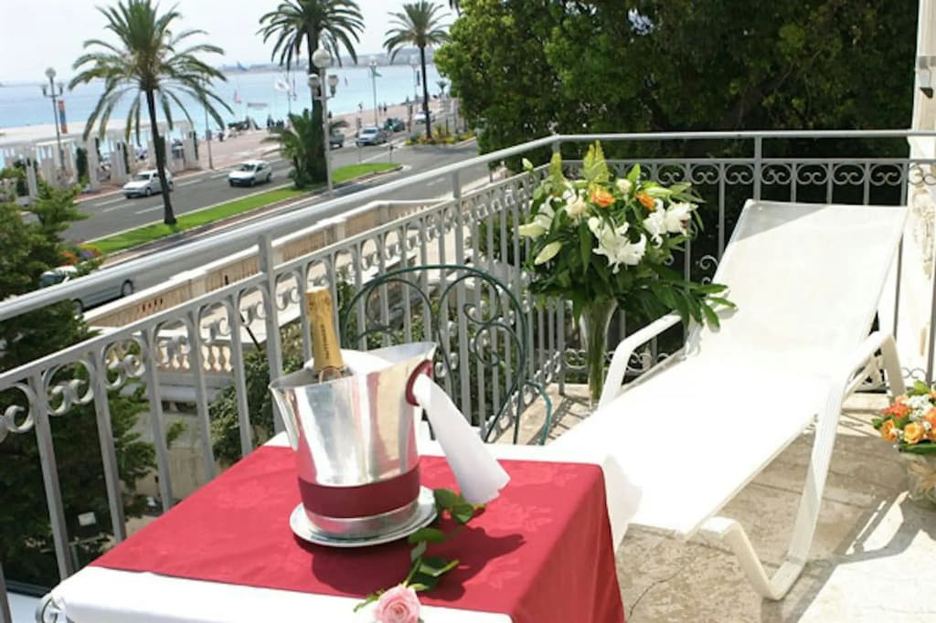 West End Nice Hotel  - photo 8