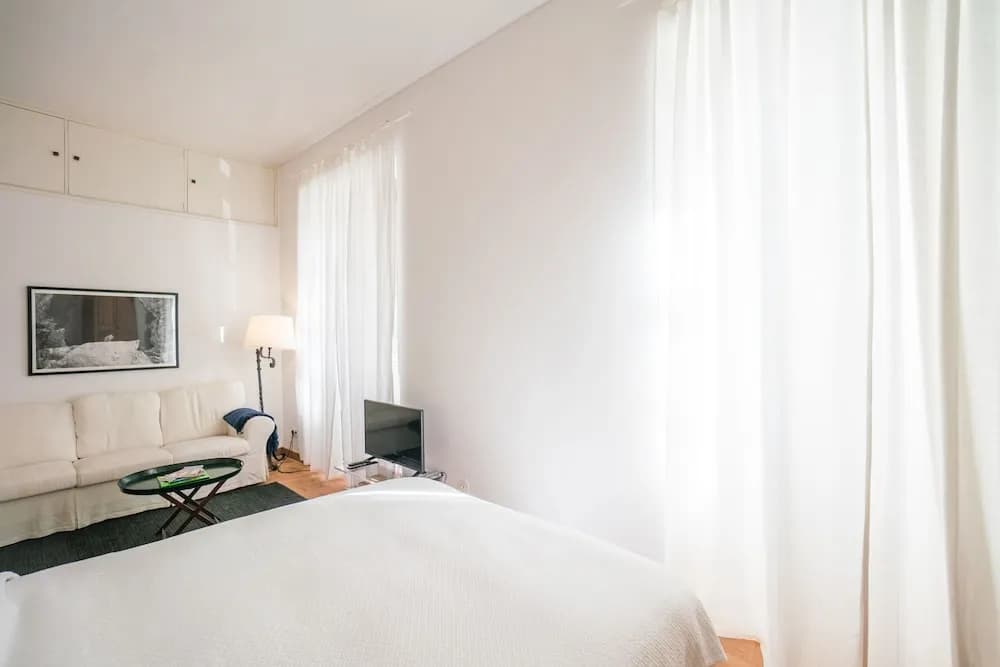Traditional Studio Apartment - photo 2