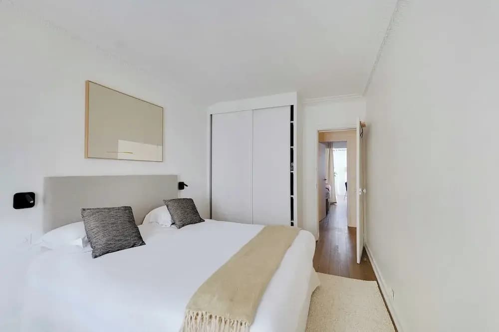 Beautiful Apartment 2br/6p - Eiffel Tower - photo 3
