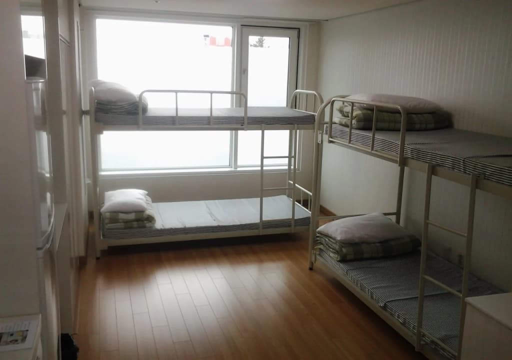 Phil House - photo 2