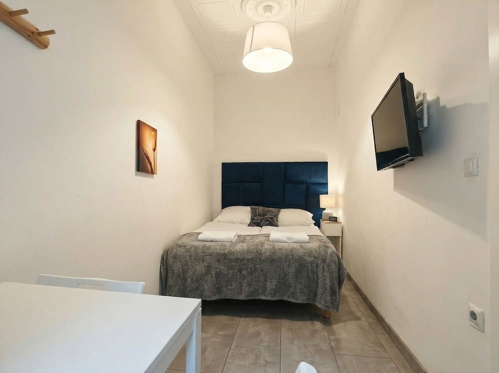 Cozy Convenient Room Prime Location - photo 3