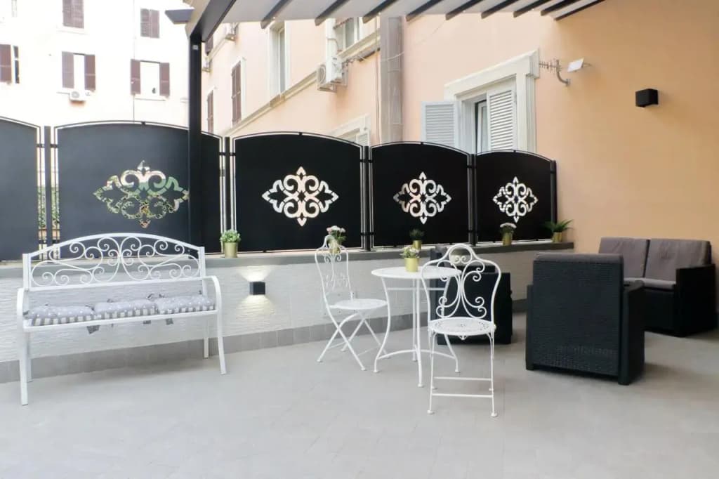 Roman Holiday Apartment - photo 2