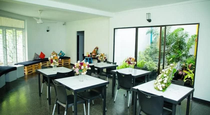 Tuk Tuk Hostels - photo 25