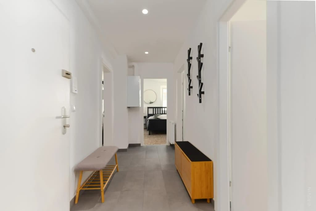 King bed home, 3 bed rooms, Ideal for groups of Ten, 16 - photo 4