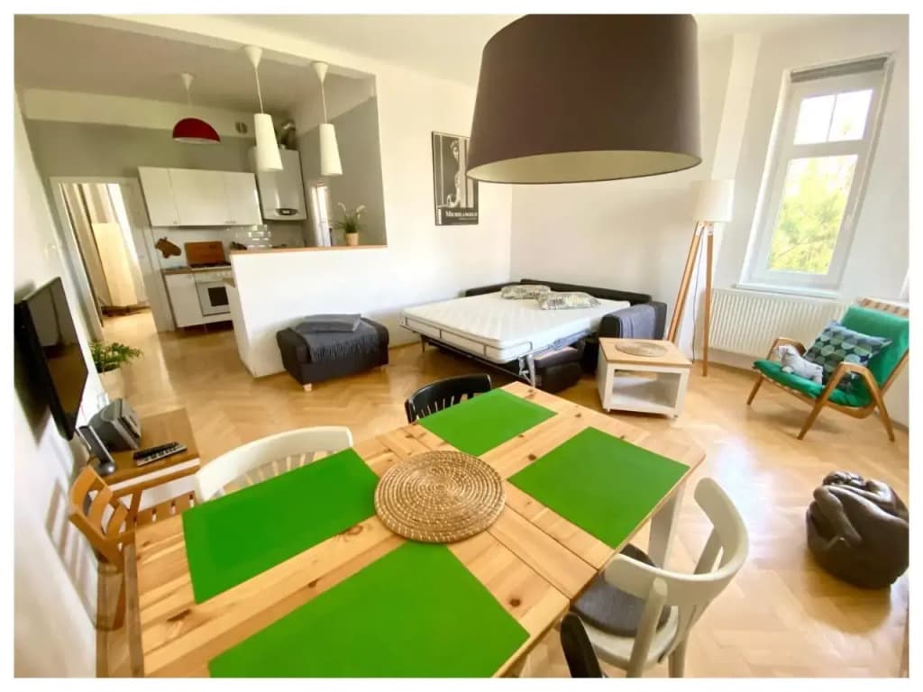 Central-Modern-Apartment - photo 2