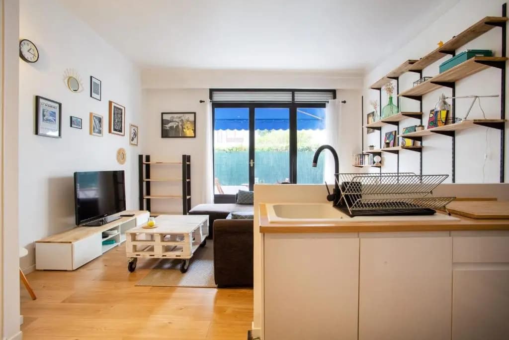 Apartment 5 minutes from the tram and 10 minutes from the sea - photo 2