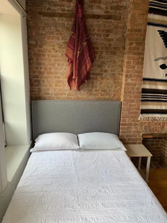 Manhattan Private Bedroom Hostel - photo 3