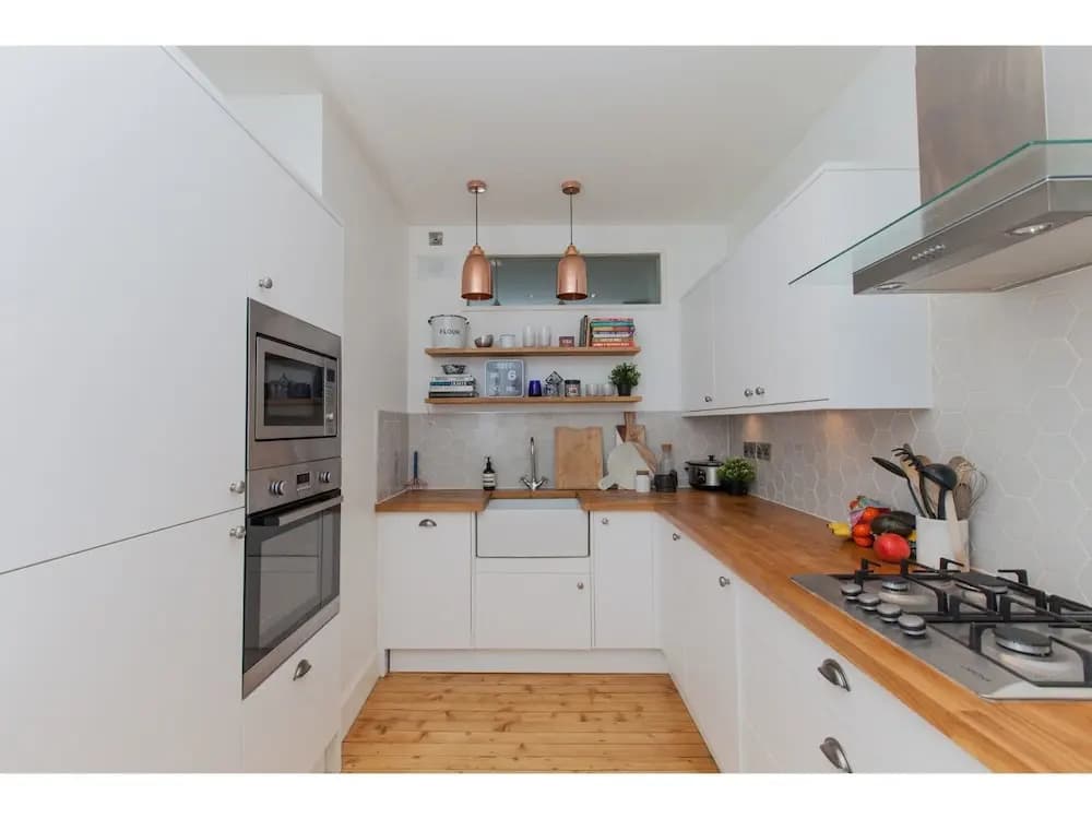 Spacious, Stylish 2BR Flat For 4 in Leith Walk - photo 9