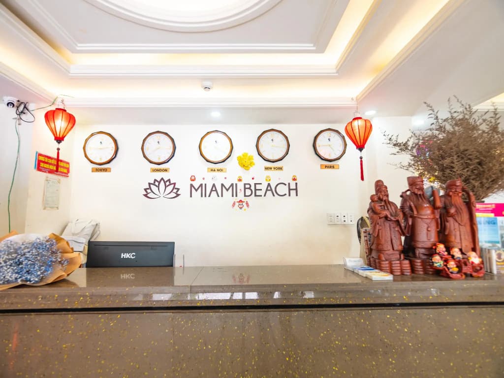 Miami Beach Hotel - photo 2