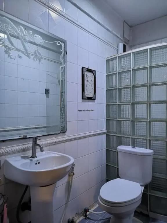 Waterside House and Hostel - photo 7
