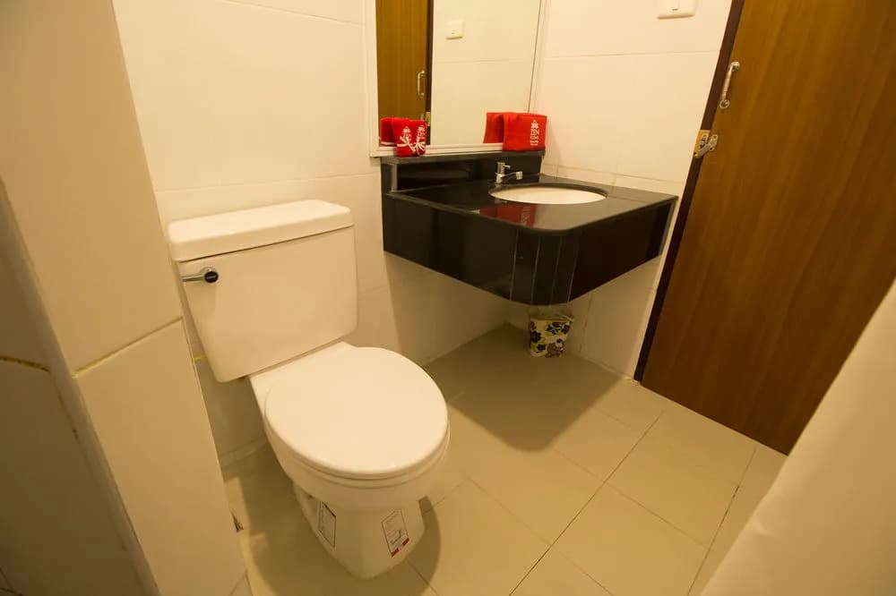 J Two S Pratunam Hotel - photo 9