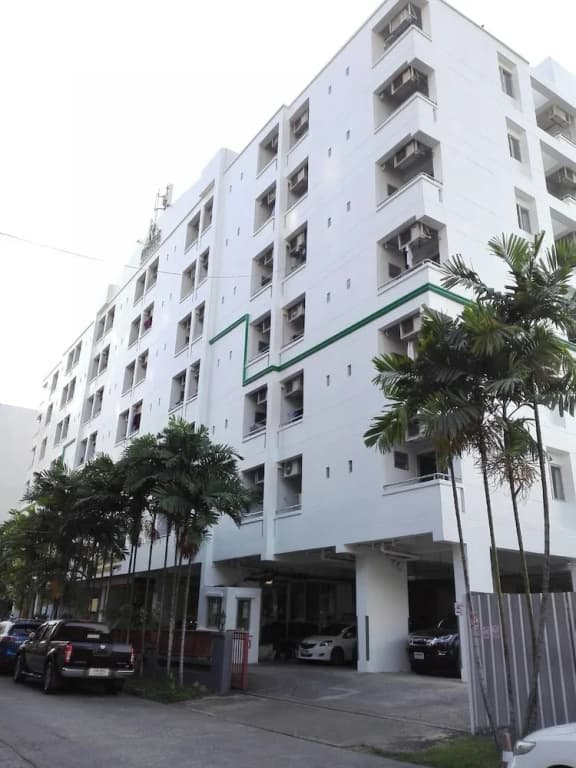 Ritratana Apartment - photo 1
