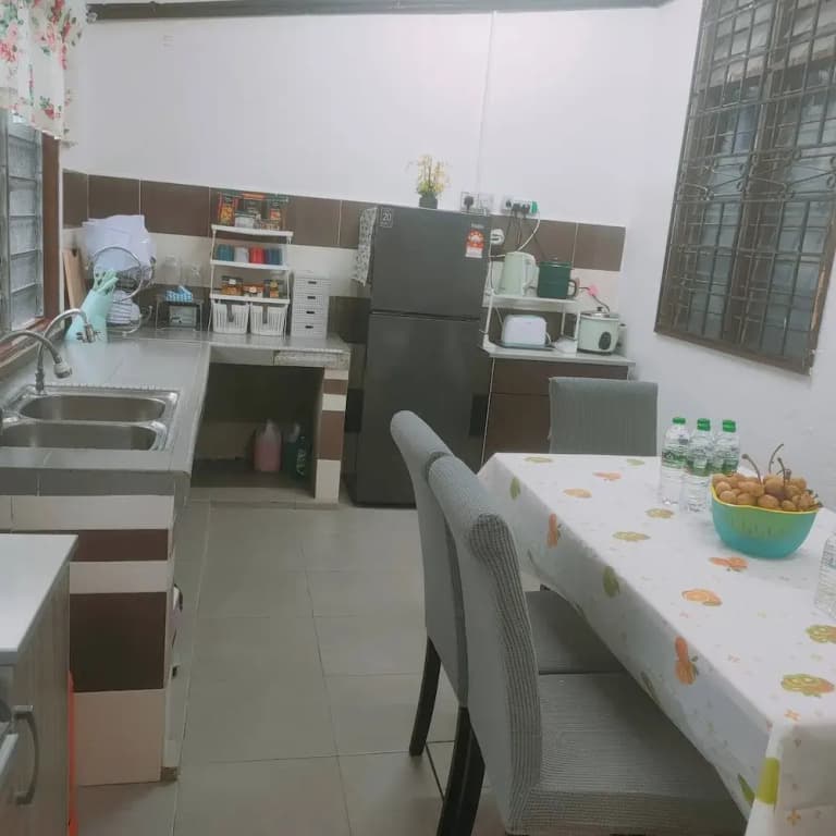 Taman Tinah Homestay - photo 38