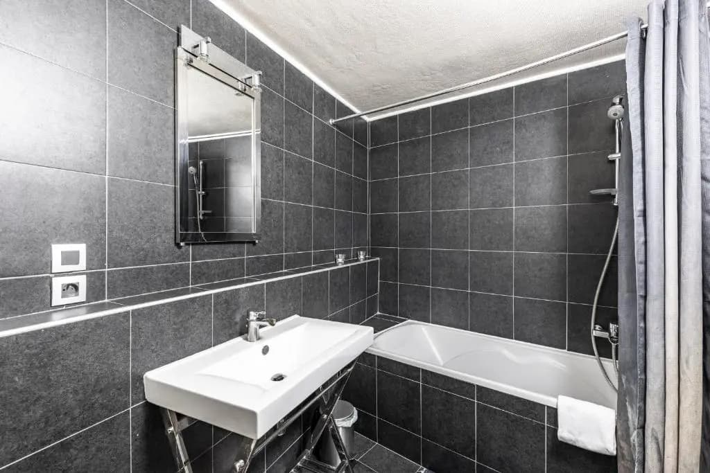 Excelsior Lodging - Triplex Invalides - photo 7