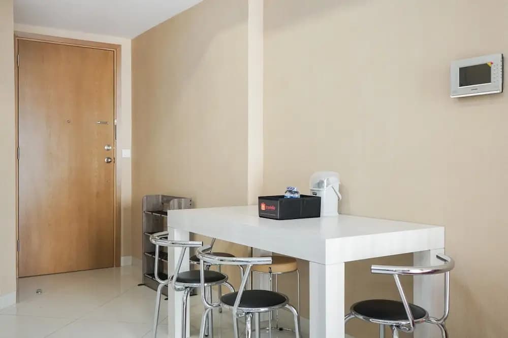 Cozy 2BR Apartment at The Mansion Kemayoran - photo 8