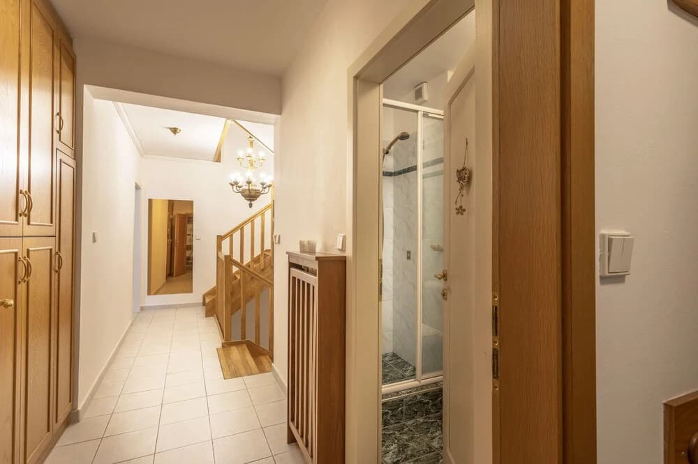 Red Subway Apartments - photo 11