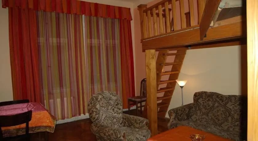SATURNIN, café-bar, guesthouse - photo 4