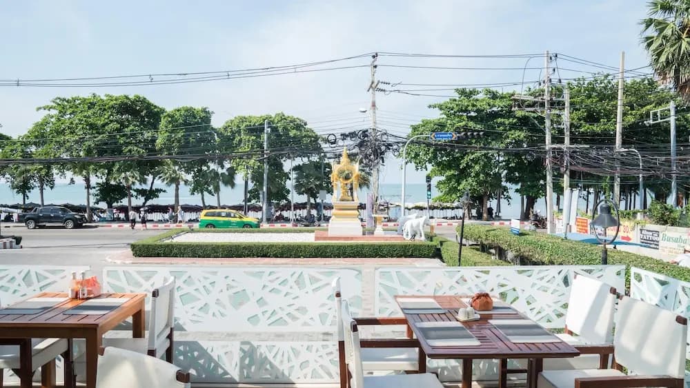 Beachfront Hotel, a high level of experience! - photo 10
