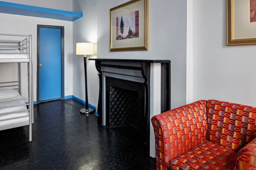 Central Park West Hostel - photo 14