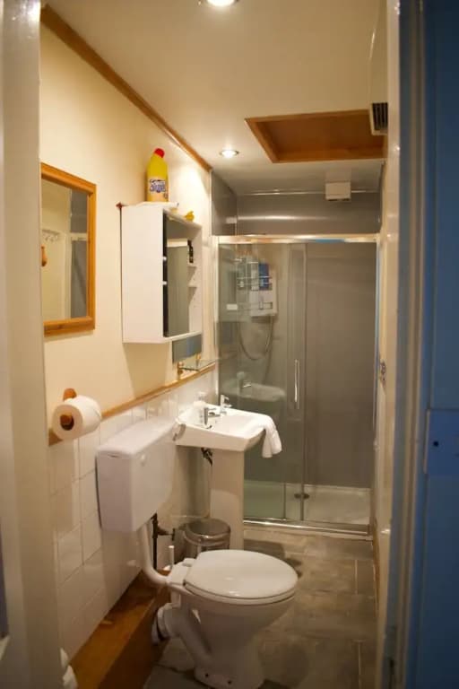 Traditional 3 Bedroom Apartment in Bruntsfield - photo 7