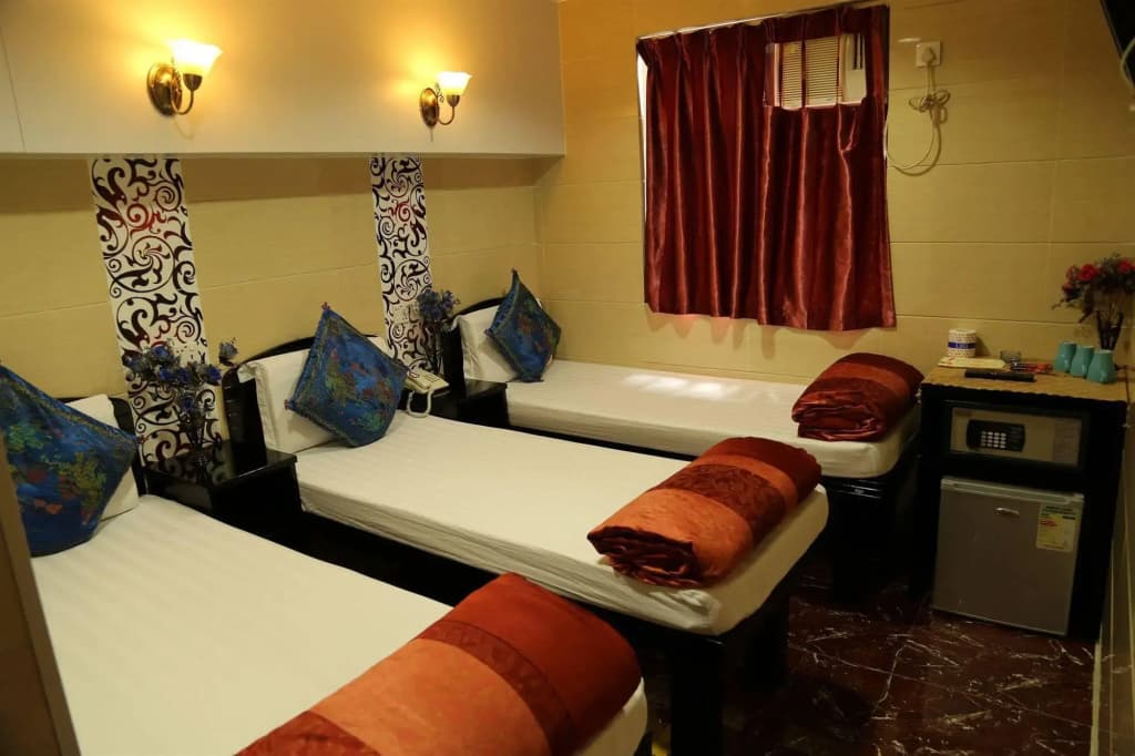 Everest Inn Guest House - photo 4