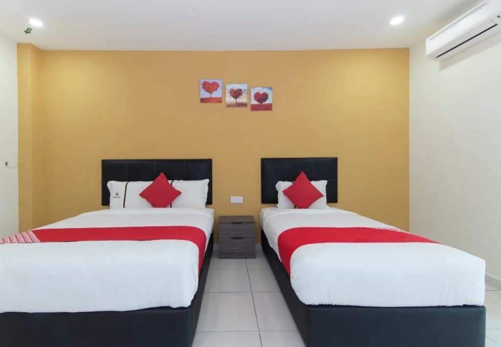Central Hotel - photo 4