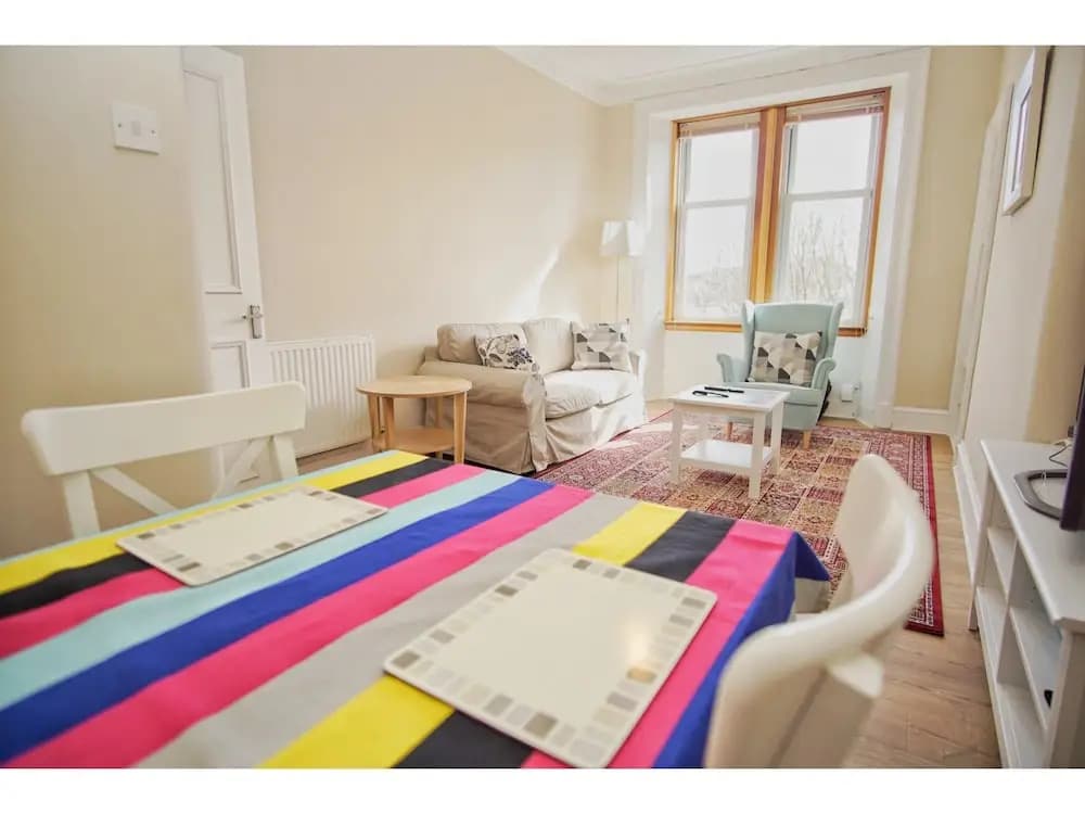 Bright & Spacious Flat 4 in Newhaven - main photo
