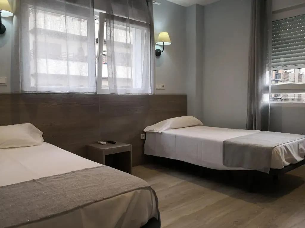 Hostal Golden Alcalá - photo 4