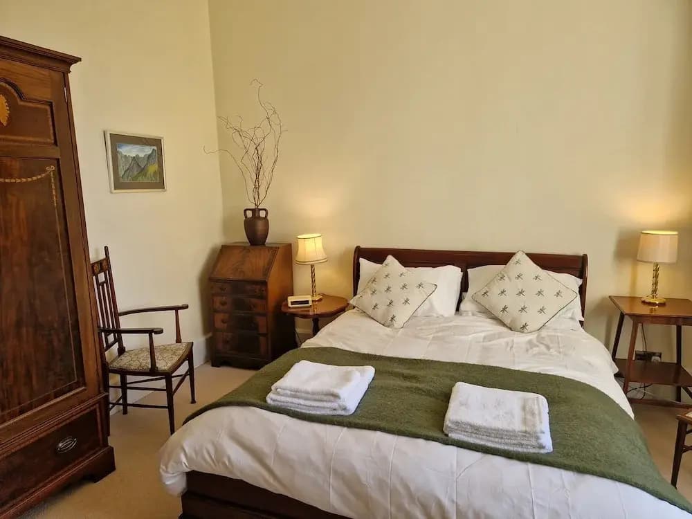 JOIVY Gorgeous Georgian Flat - photo 3