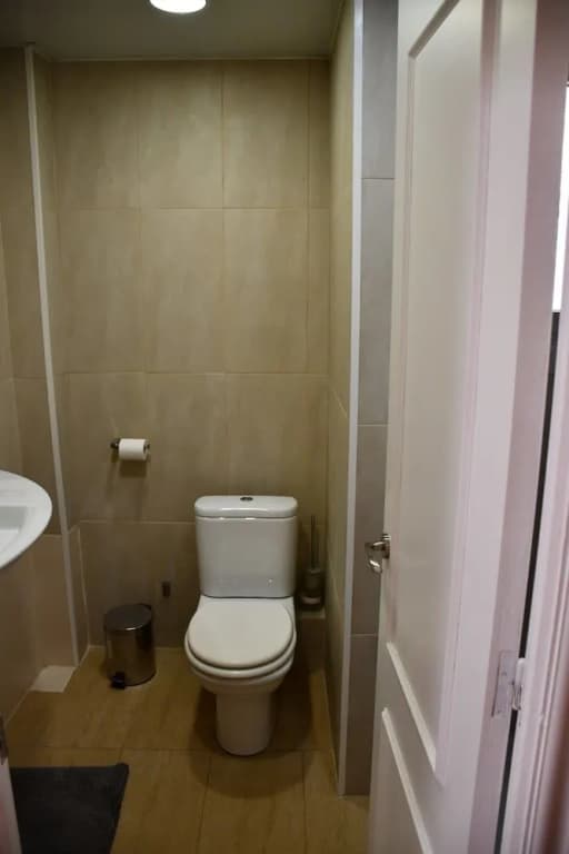 Three Bedroom Apartment in Sants - photo 8