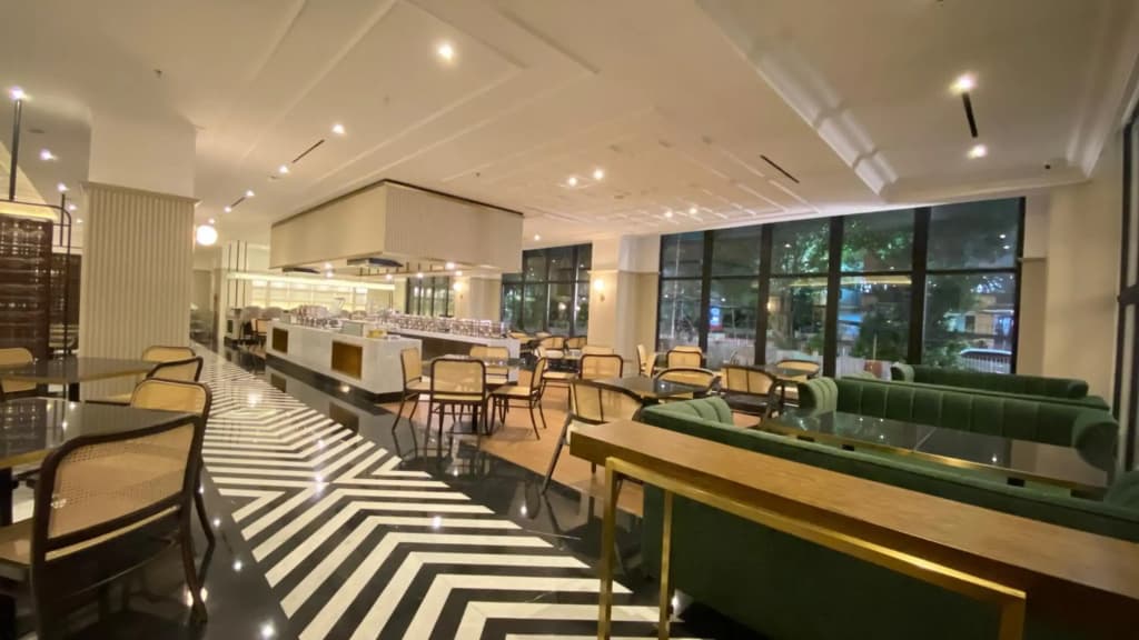 Maia Hotel Jakarta - photo 15