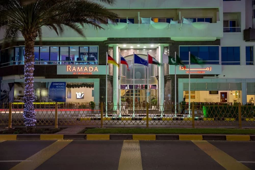 Land Mark Suites Hotel - photo 1