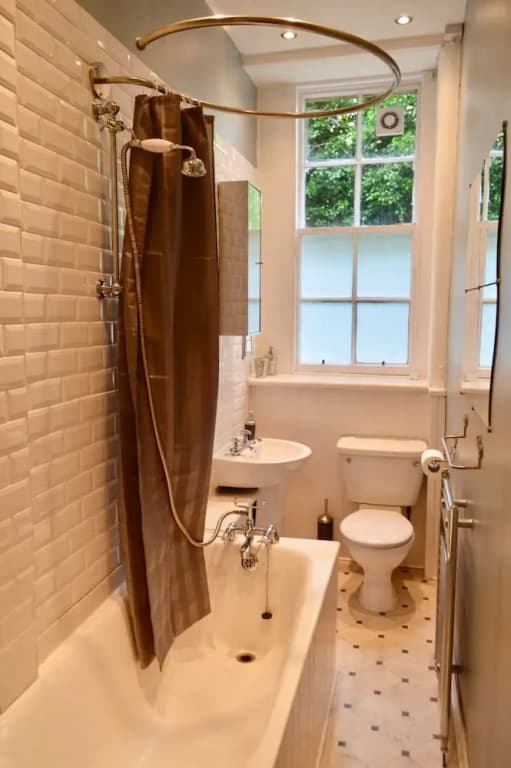 Central 2 Bedroom Flat - photo 7