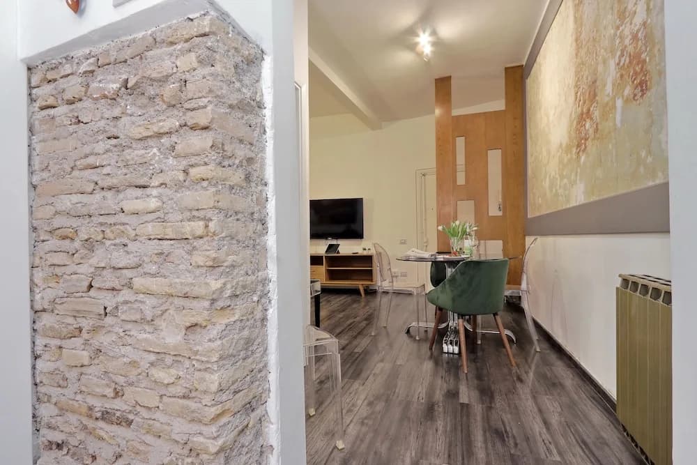Urbana Apartment - photo 13