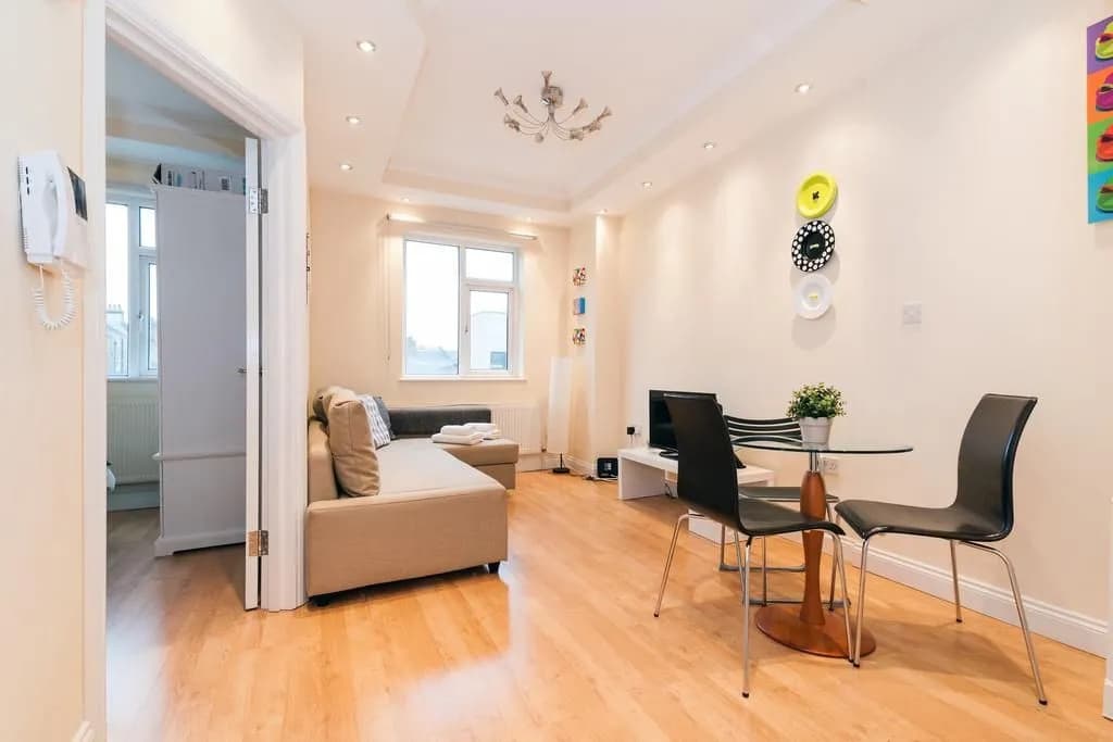 King's Cross Apartments - photo 6