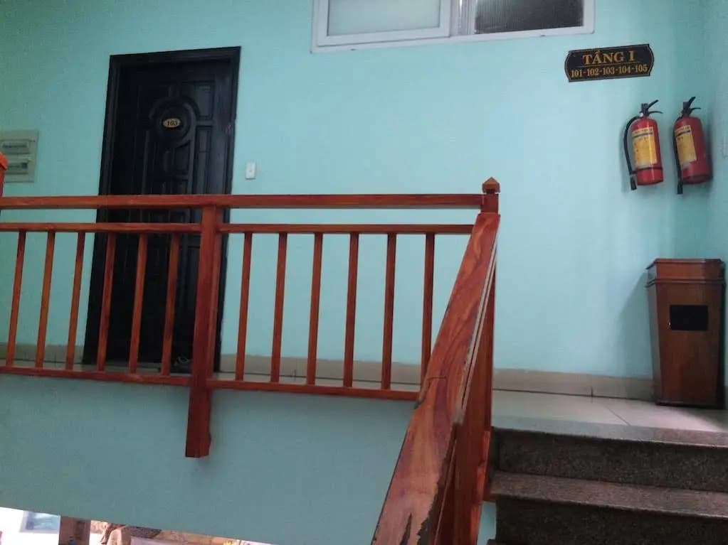 Phuong Long Hotel - photo 13