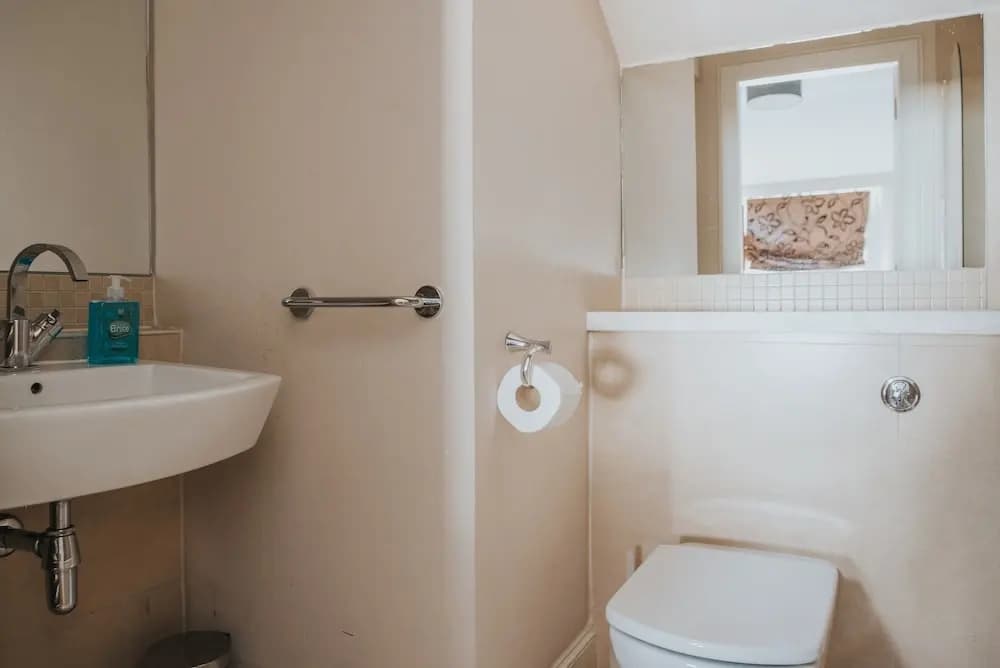 Reizand Apartments, Young St - photo 8