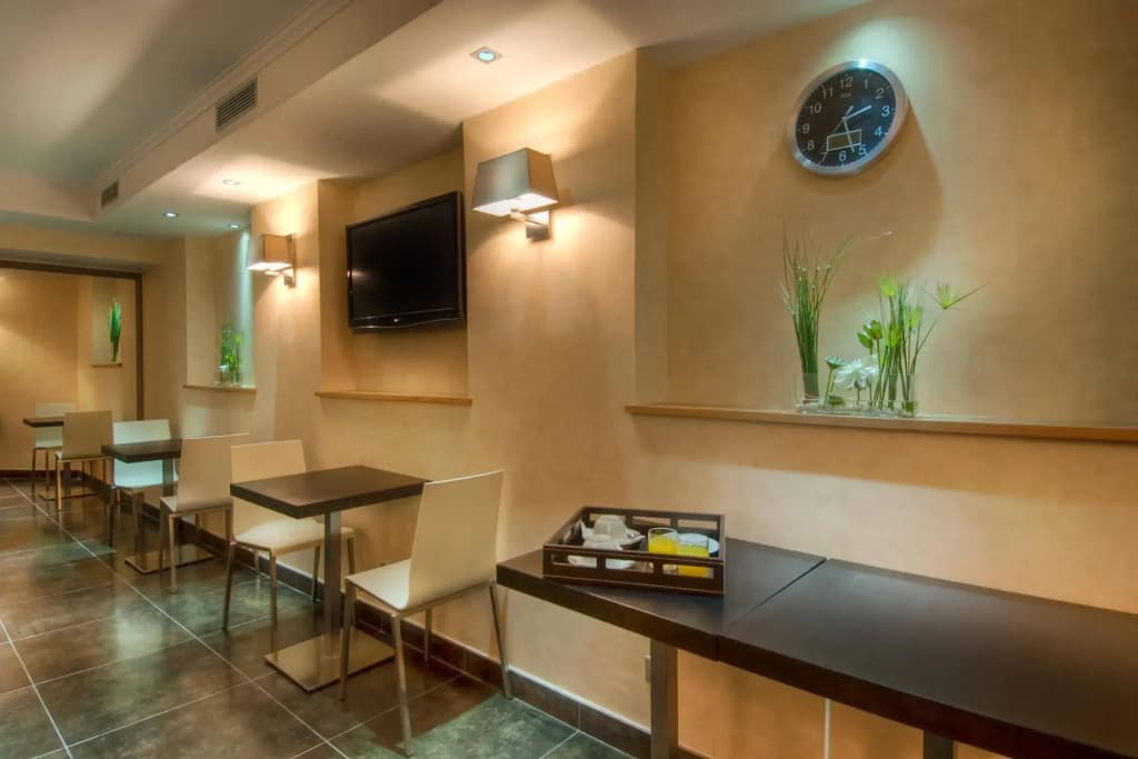 Hotel Claude Bernard Saint Germain - photo 11