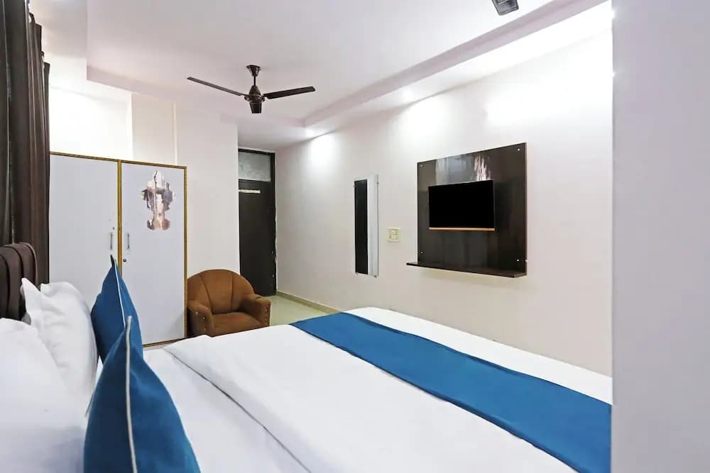 Hotel Raaso Inn Laxminagar BY Arrow - photo 9