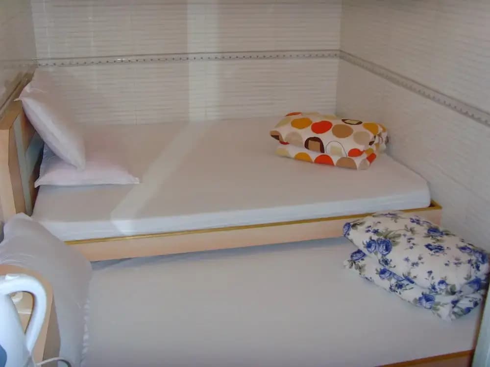 Yue Ka Guest House - 52-54 Argyle Street - photo 20