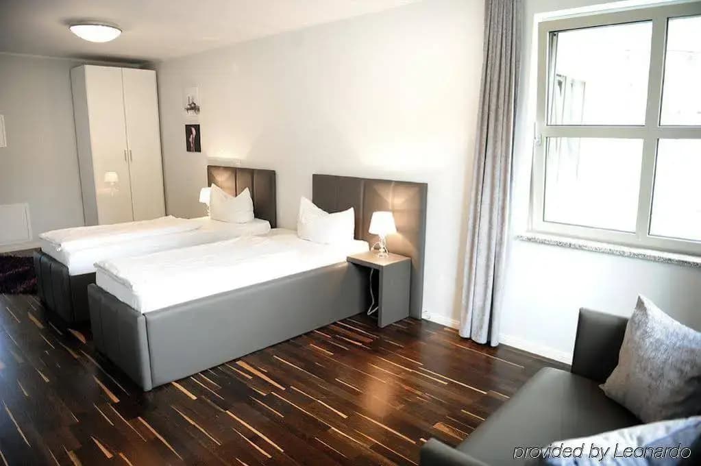In Hotel Berlin - photo 3