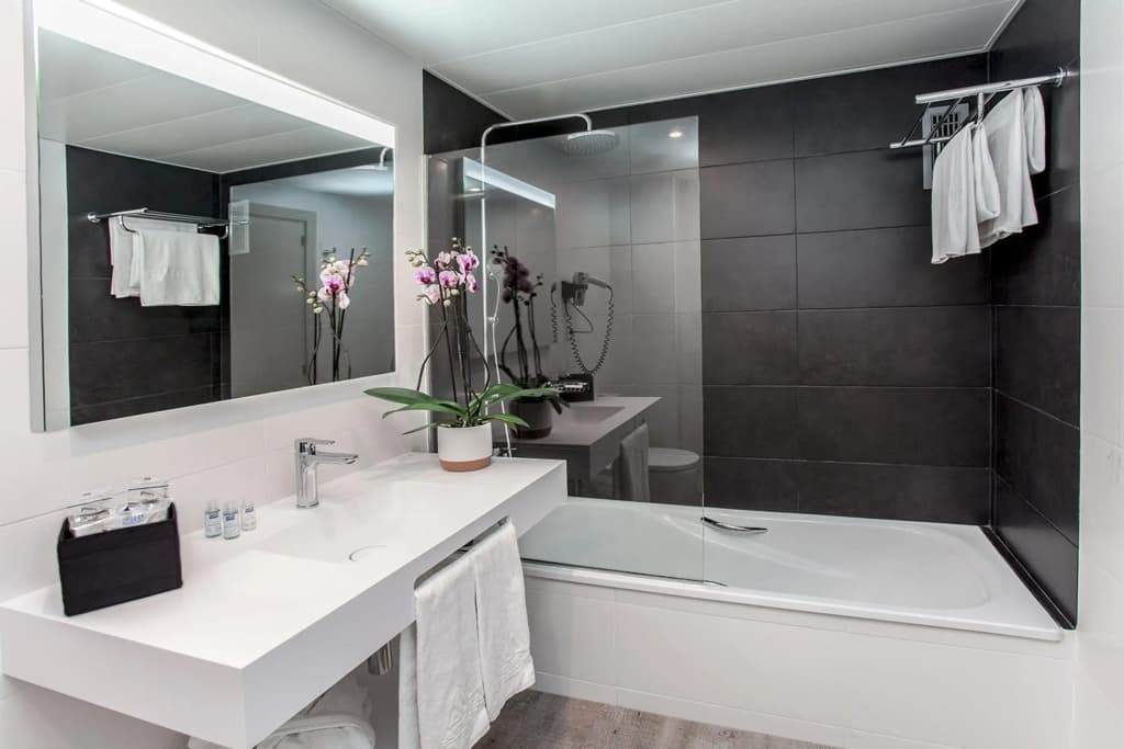 Atenea Barcelona Aparthotel  - photo 8