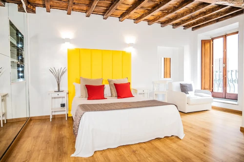Trevi Queen Apartments - photo 1