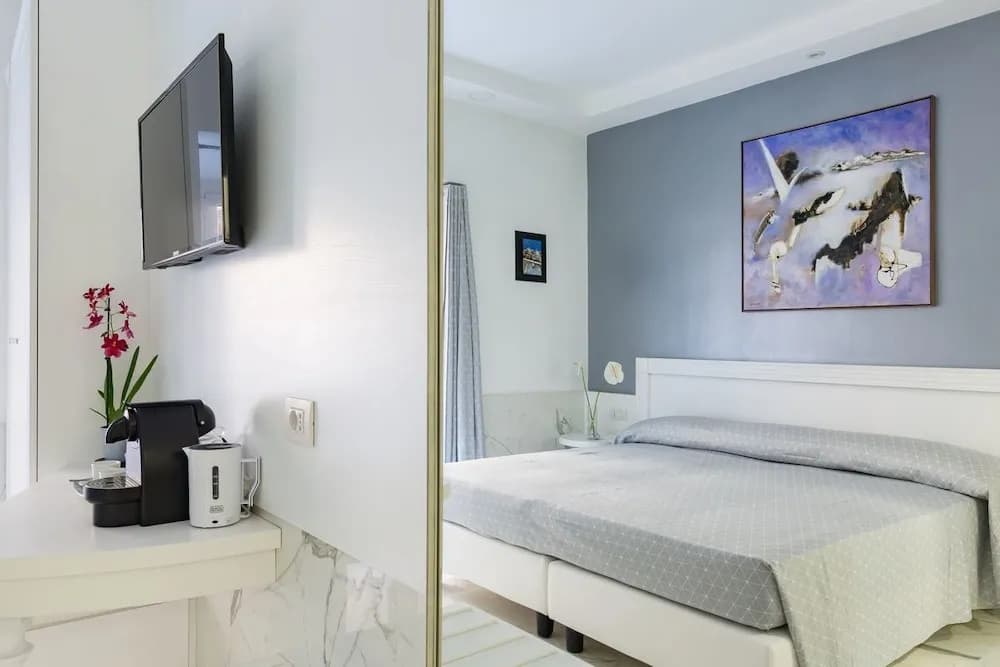Little Aurelius Hotel - photo 4