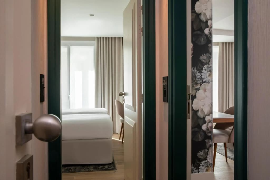 Hotel Des Champs Elysees - photo 9