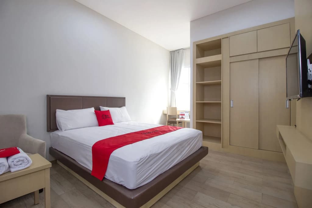 RedDoorz Plus @ SCBD - photo 4