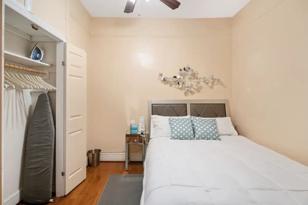 Spacious 3 Bdrm Close To Trains & Shops - photo 7