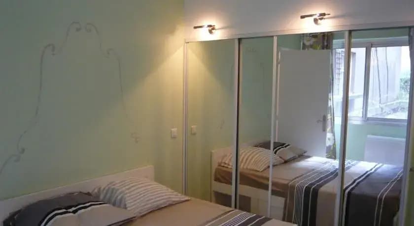 Center Pompidou Apartment - photo 9