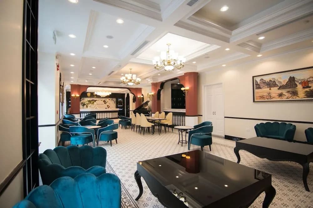 Dragon Hotel - photo 16